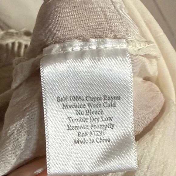 Johnny Was Elegant White Lace Women's Top/Dress - Picture 9 of 9